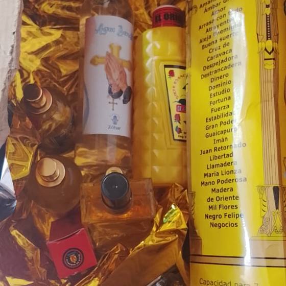 Caja con sus productos